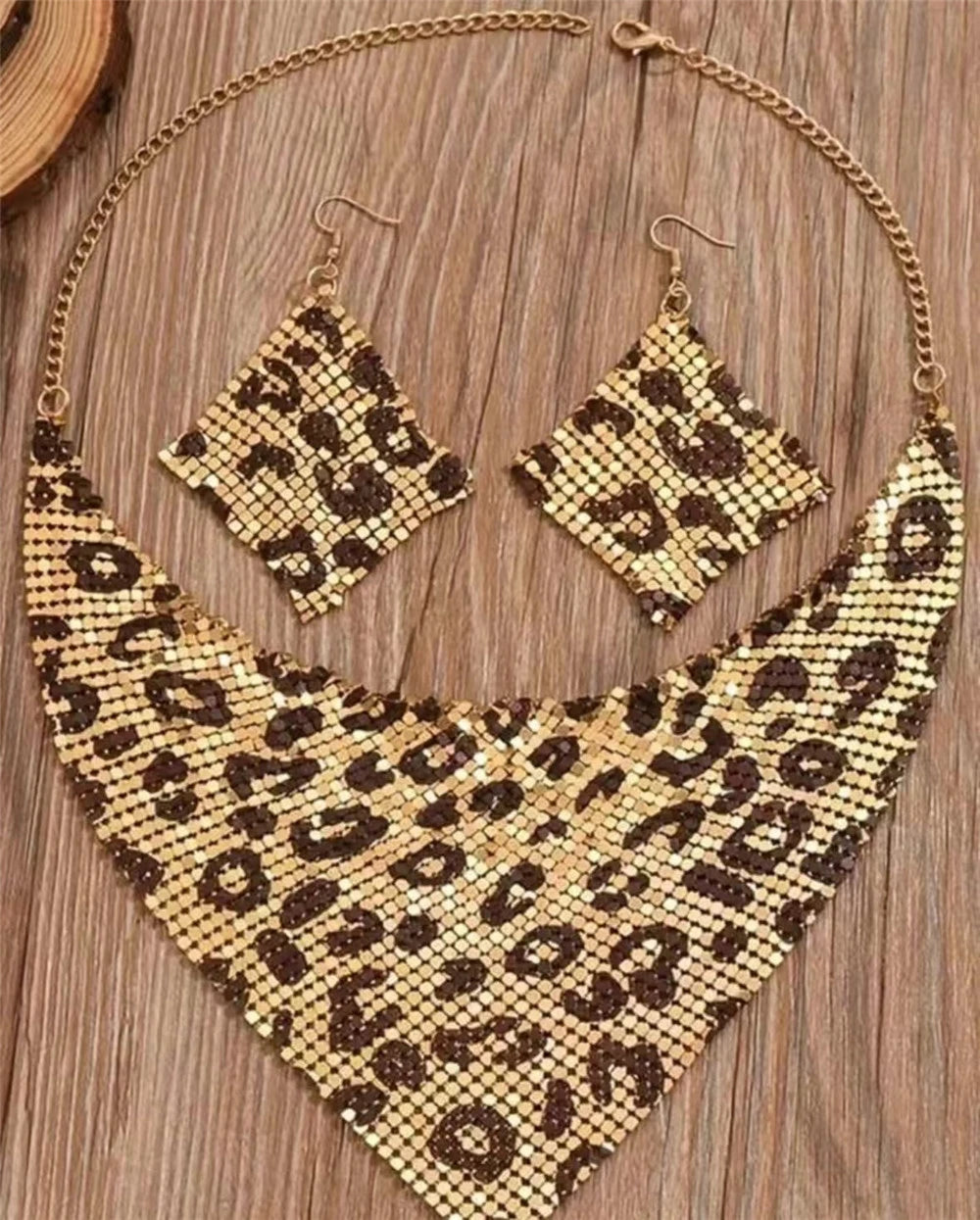 Ensemble Bijoux Léopard – Collier Bavoir & Boucles d’Oreilles Pendantes Vintage